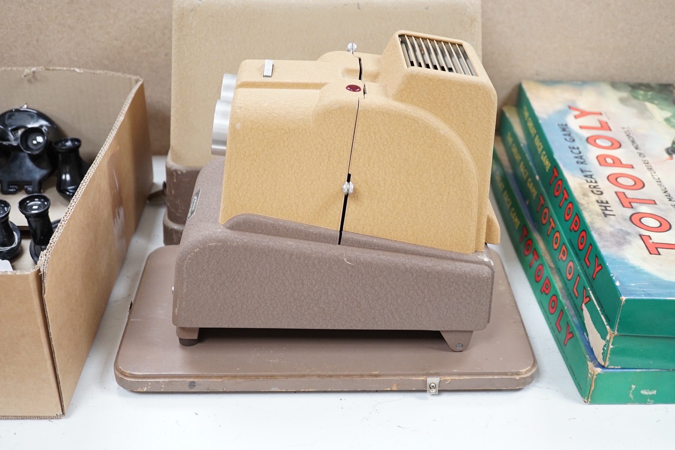 A cased 1950’s View-Master Stereo-Matic Projector